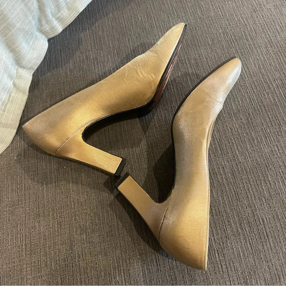 Vintage Stuart Weitzman Gold Heels - Picture 6 of 8